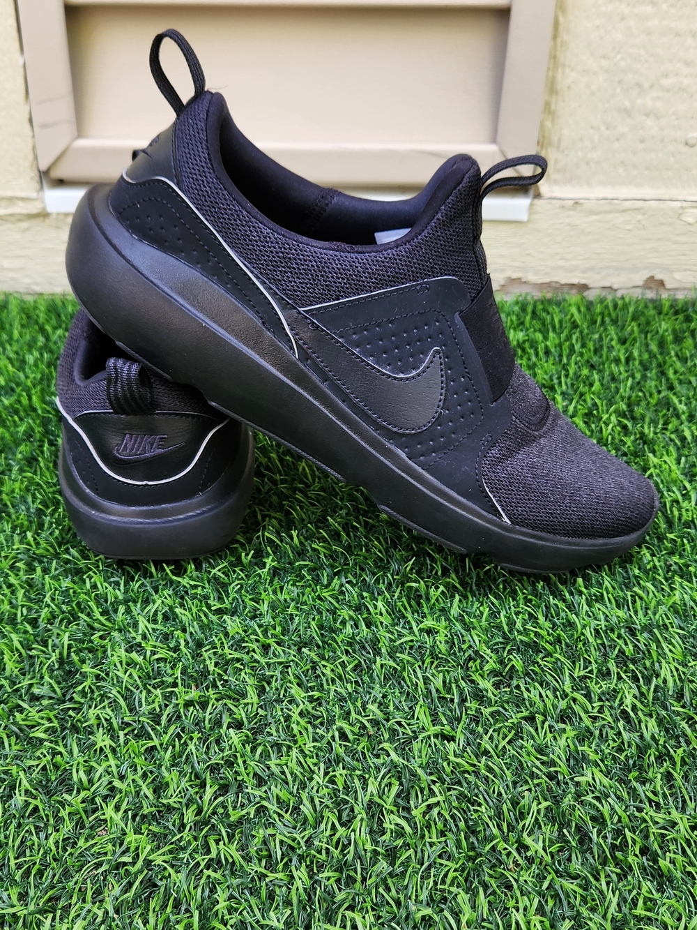 Nike AD Comfort DJ0999-003 Triple Black Walking Sneaker Size 10.5